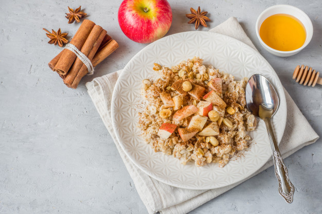 apple cinnamon oatmeal за бърз метаболизъм